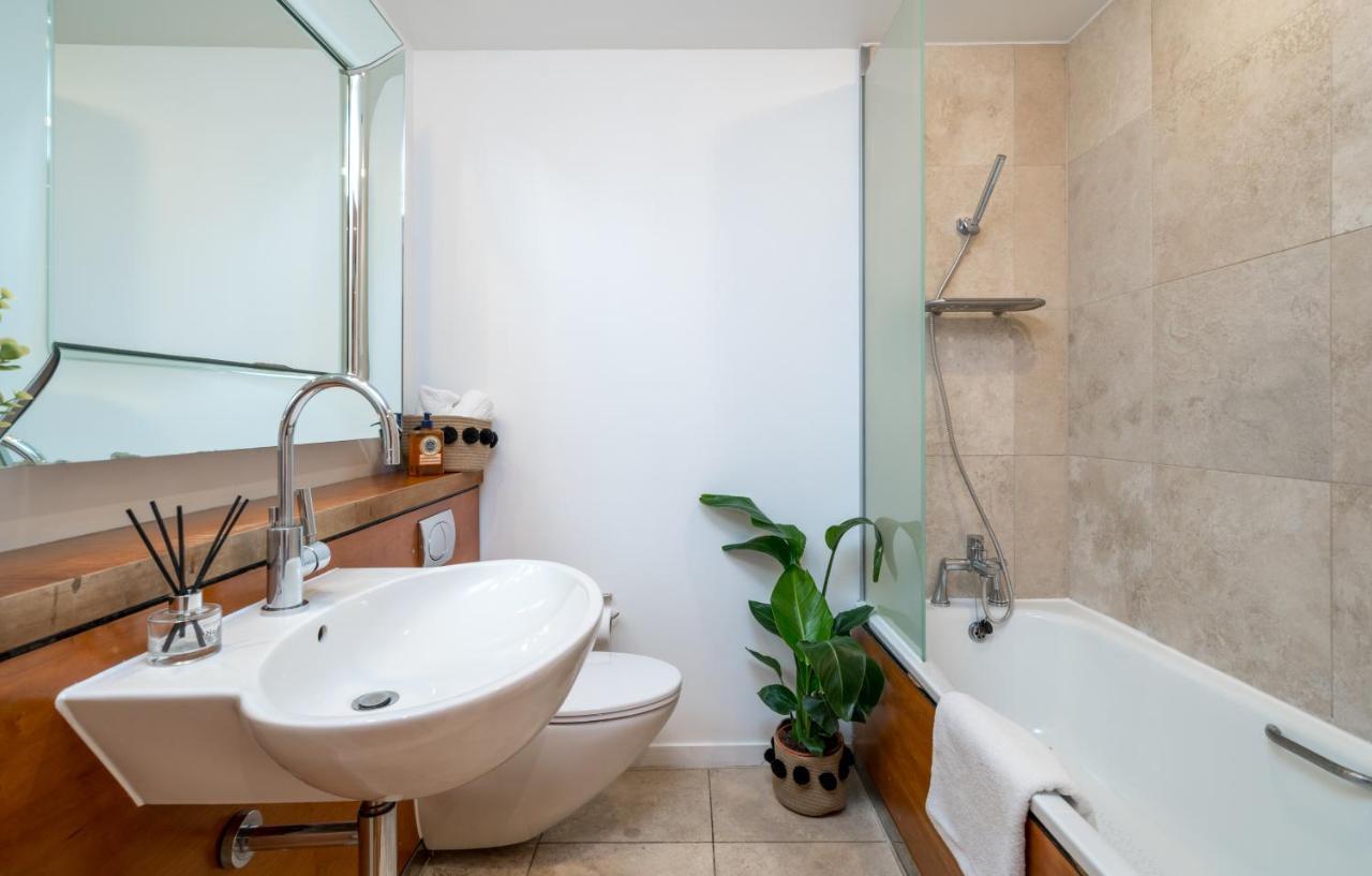2 Bedroom Apartment With Park Views Shoreditch London Exterior photo